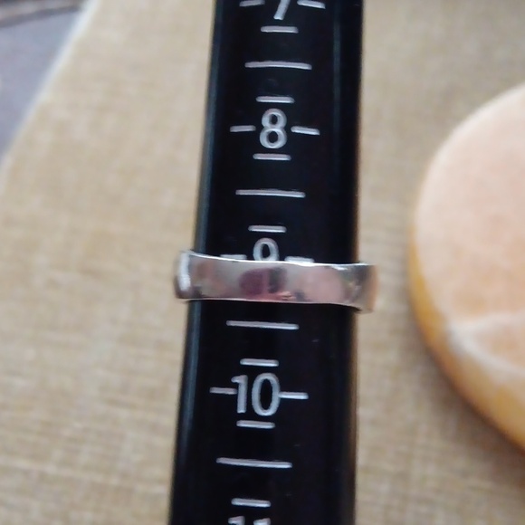 Silver Cut Out Heart Ring - Picture 9 of 10